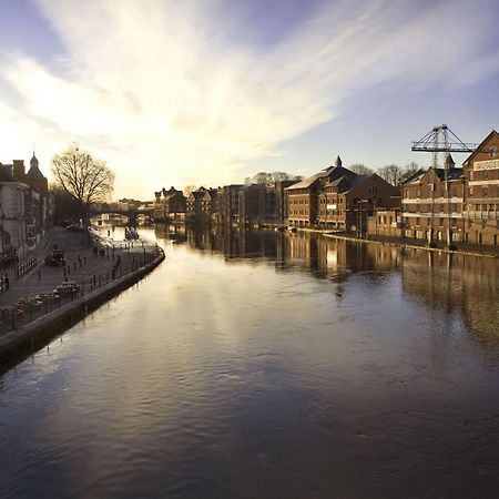 Stylish Apt With Minster Views I Pass The Keys York Exteriör bild